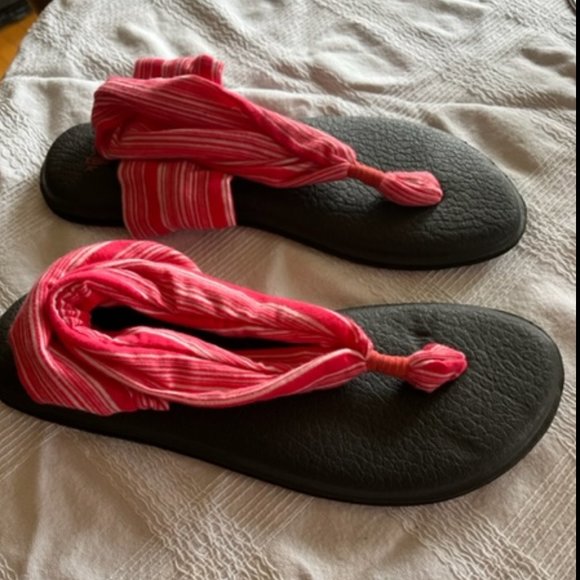 Sanuk Yoga Sandals - Picture 3 of 4
